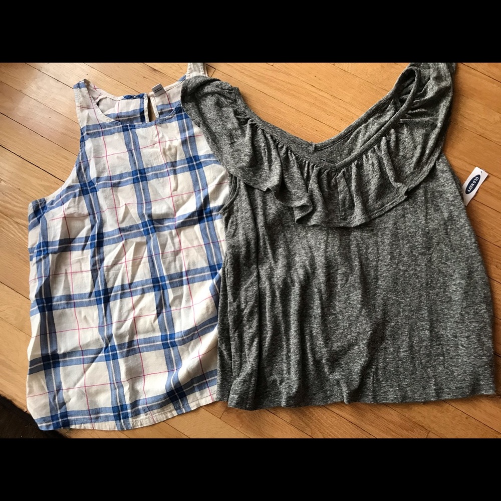 Set of two sleeveless tops (XL)
